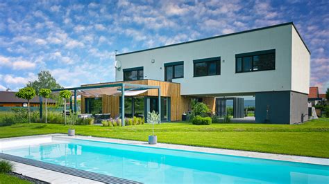 Rodinný dom so záhradou upravený pre detské ihrisko