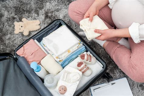 Ilustrácia tašky do pôrodnice