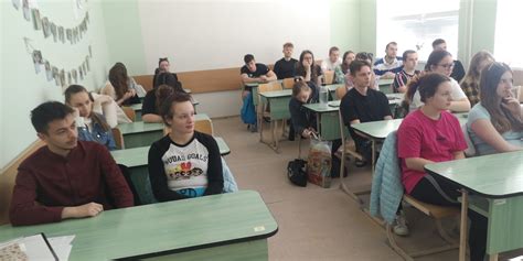 Ilustračná fotografia absolventa strednej školy