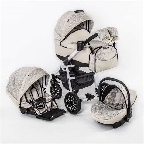 Moderný kočík s fusakom a rukávnikom