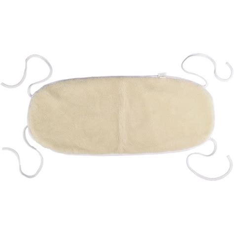 Dieťa v teplom fusaku z ovčieho rúna