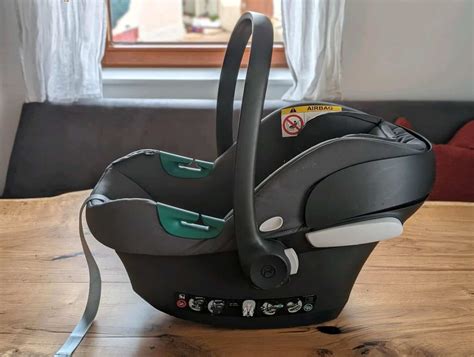 Cybex Aton B2 i-Size s novorodeneckou vložkou