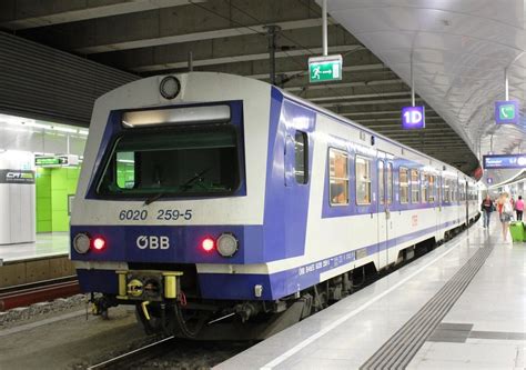 Ilustrácia dieťaťa vo vlaku