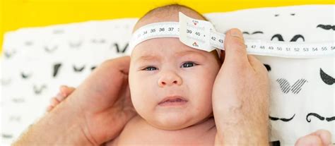 Lekár merajúci obvod hlavy dojčaťa