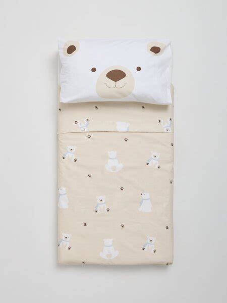 Detail dizajnu postieľky s motívom medvedíka