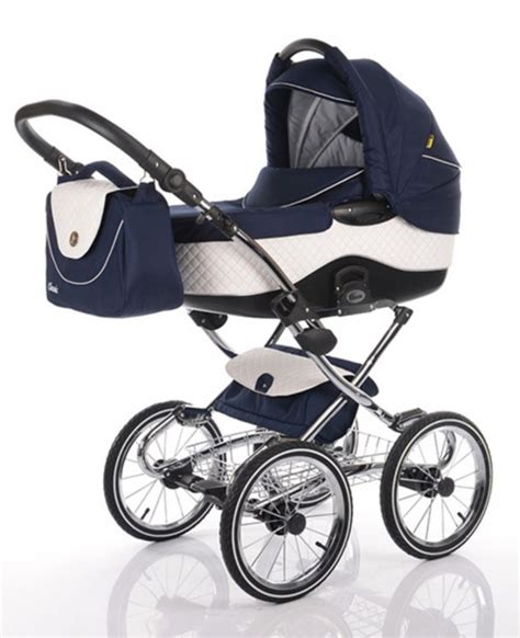 Hlboký kočík s veľkými kolesami v zimnej krajine