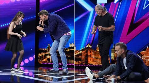 Otec hrajúci sa s dcérou