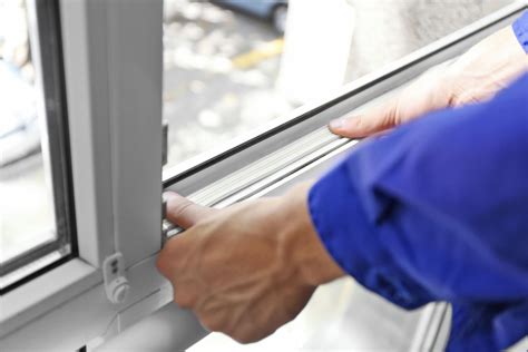 Ilustrácia bezpečnostných zábran na oknách