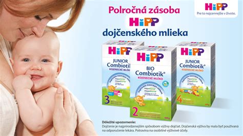 bábätko pije mlieko z fľaše