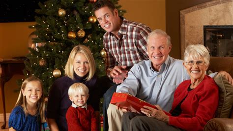 žena rodí doma v kruhu rodiny