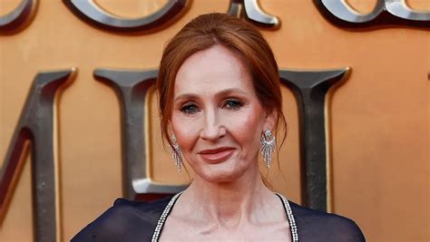 J.K. Rowlingová píše v kaviarni