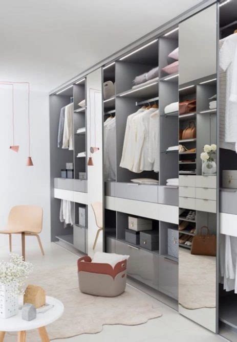 vnútorné členenie vstavanej skrine