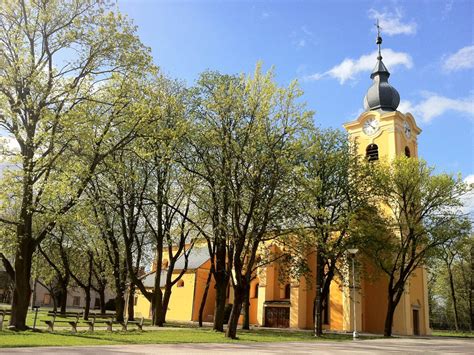 kostol v Komjaticiach