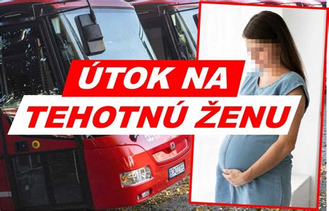 lekár vyšetrujúci tehotnú ženu