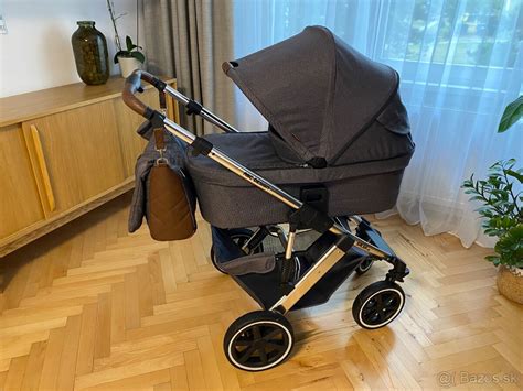 Detailný záber na kočík Baby Design Husky s vaničkou a športovou časťou